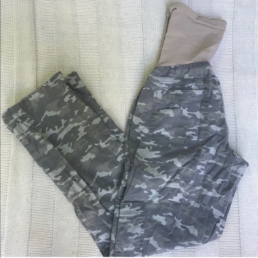 Army/Camp print maternity cargo pants